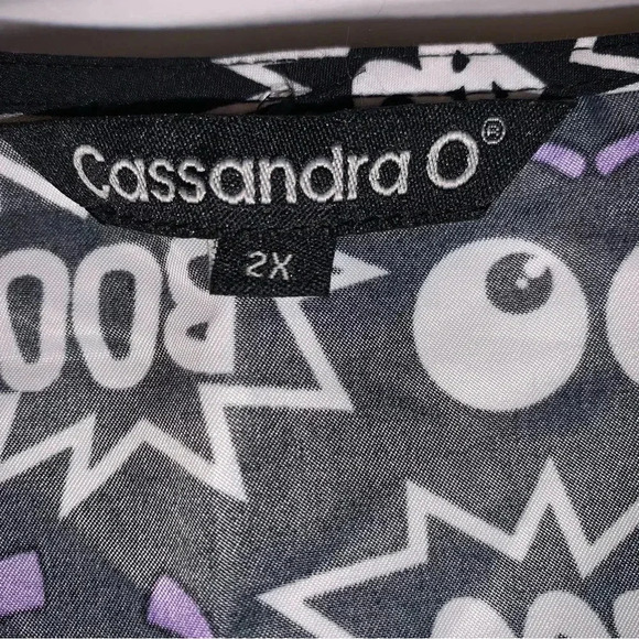 NWT Cassandra O Scrub Top Plus Size 2X Halloween Print Boo Ghost Scrubs Nurse - Picture 4 of 5